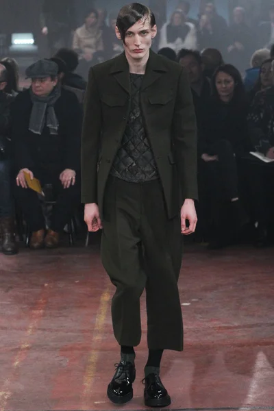 Look 18